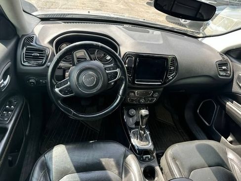 Used 2018 Jeep Compass Limited AWD/4WD image 9