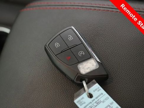 Used 2024 GMC Canyon AT4X image 3