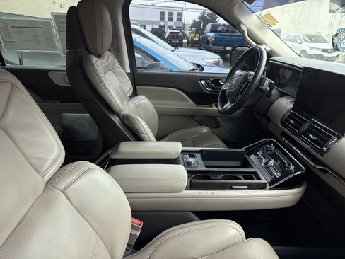 Certified 2023 Lincoln Navigator L Reserve AWD/4WD image 12