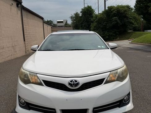 Used 2012 Toyota Camry SE FWD image 2