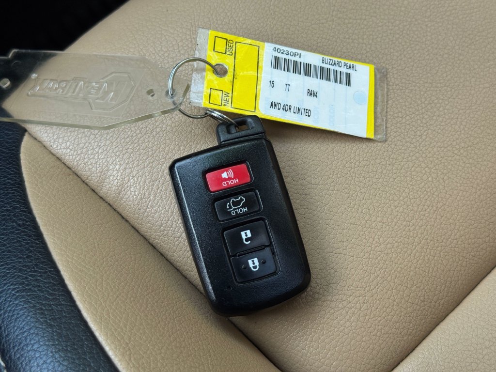 Used 2016 Toyota RAV4 Limited AWD/4WD image 32