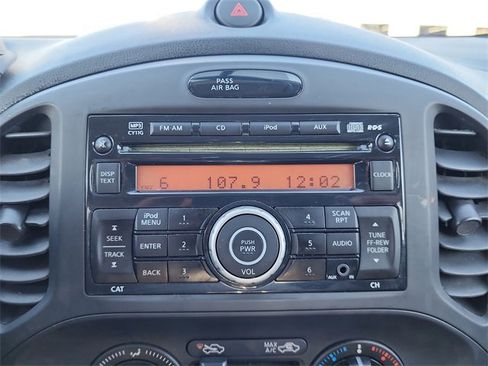 Used 2012 Nissan Juke S image 25