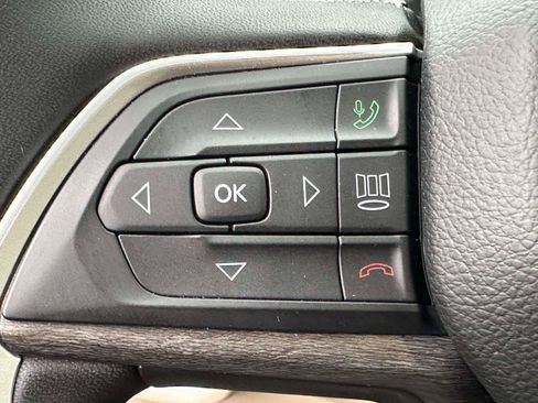 Used 2024 Jeep Grand Cherokee Limited image 20