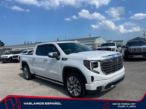 Used 2023 GMC Sierra 1500 Denali w/ Denali Reserve Package AWD/4WD image 2