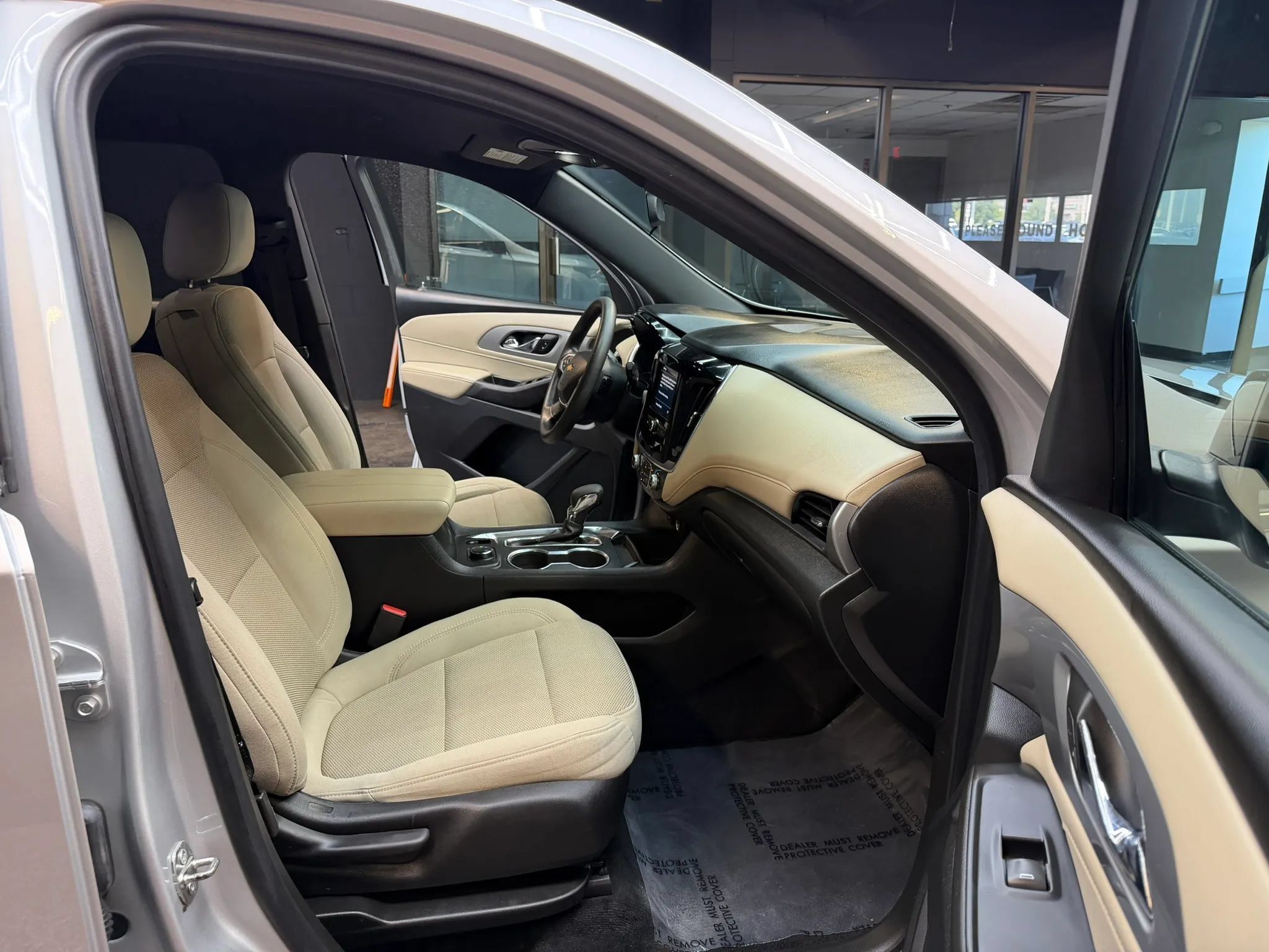 Used 2022 Chevrolet Traverse LS AWD/4WD image 32
