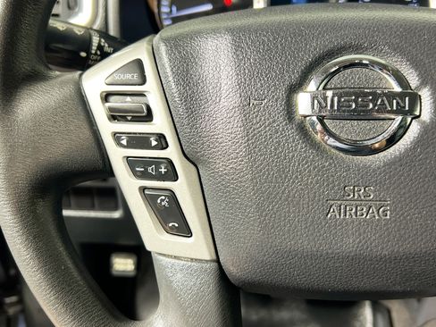 Used 2017 Nissan Titan SV RWD image 18