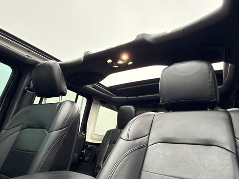 Used 2021 Jeep Wrangler Unlimited Sahara image 20