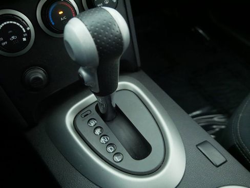 Used 2013 Nissan Rogue SV FWD image 30
