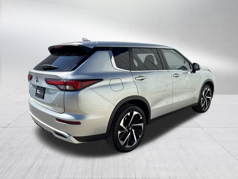 Used 2024 Mitsubishi Outlander SE image 8
