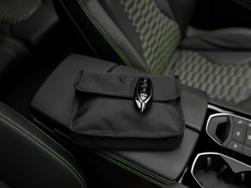 Used 2024 Lamborghini Urus S AWD/4WD image 84