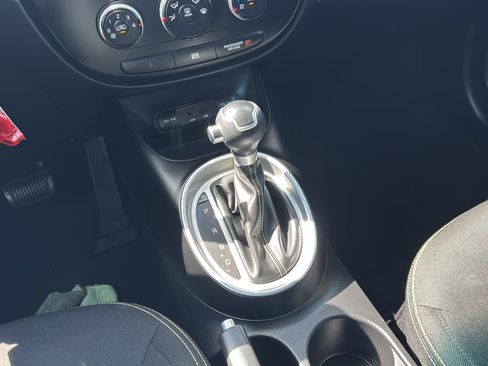 Used 2014 Kia Soul + FWD image 23