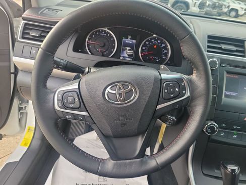 Used 2017 Toyota Camry SE image 24