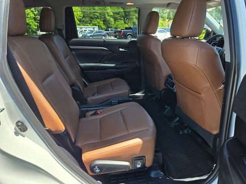 Used 2019 Toyota Highlander Limited AWD/4WD image 21