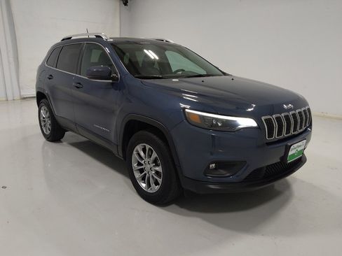 Used 2020 Jeep Cherokee Latitude Plus w/ Comfort/Convenience Group AWD/4WD image 13