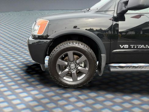 Used 2015 Nissan Titan SV w/ SV Value Truck Package AWD/4WD image 17