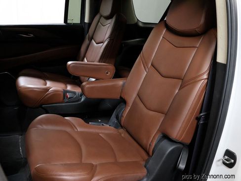 Used 2017 Cadillac Escalade ESV Premium Luxury image 11