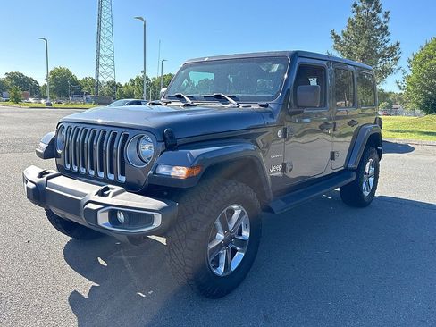 Used 2018 Jeep Wrangler Unlimited Sahara AWD/4WD image 5