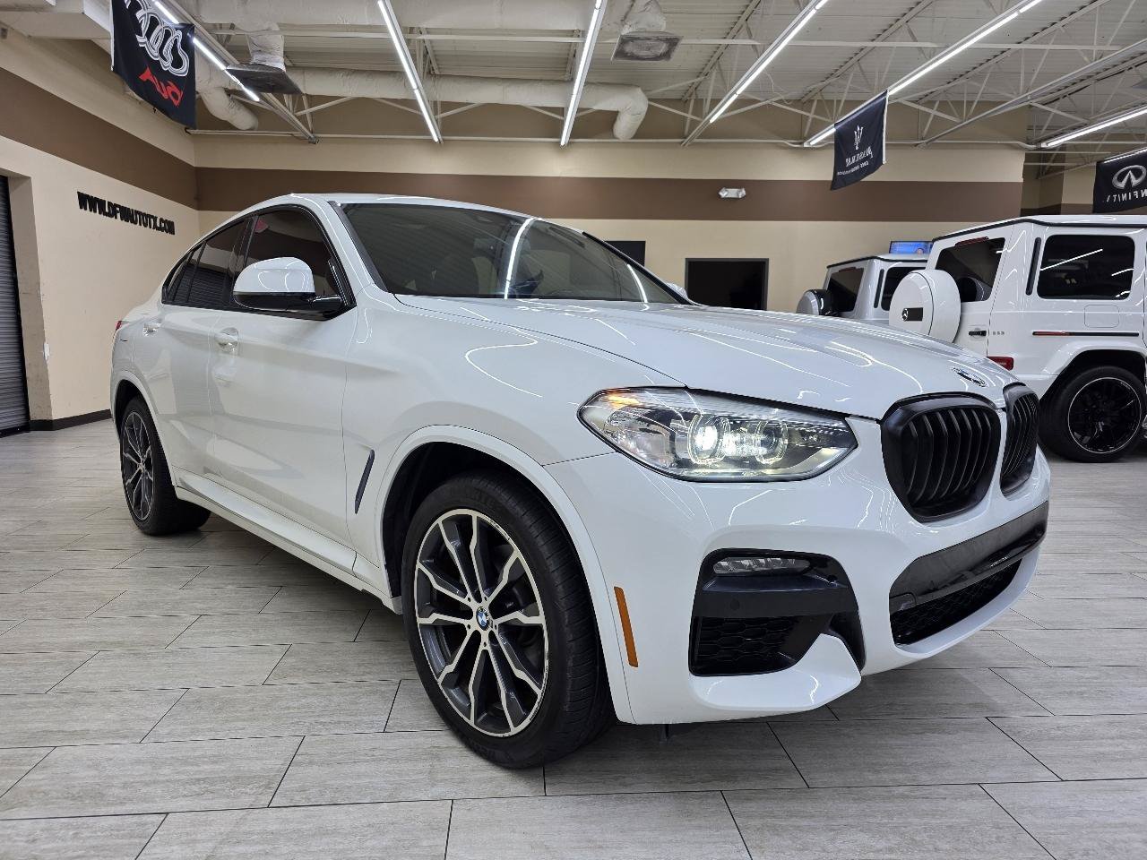 Used 2020 BMW X4 xDrive30i w/ M Sport Package 2 AWD/4WD image 4
