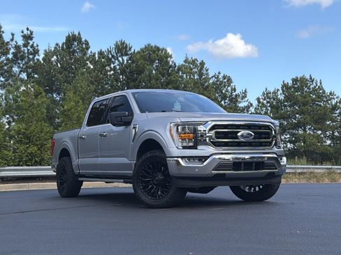 Used 2022 Ford F150 XLT w/ Equipment Group 302A High RWD image 2