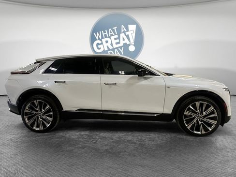Certified 2026 Cadillac Lyriq Signature Luxury w/ Nappa Leather Package AWD/4WD image 2