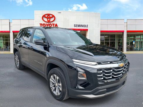 Used 2025 Chevrolet Equinox LT image 2