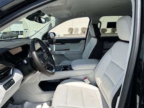 Used 2024 GMC Acadia Denali AWD/4WD image 19