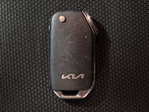 Used 2024 Kia Forte LXS w/ LXS Technology Package FWD image 32