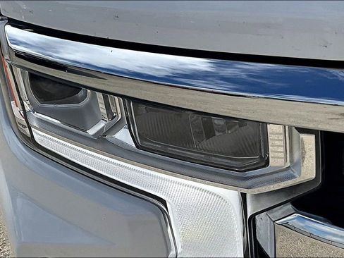 Used 2025 Chevrolet Silverado 1500 LTZ AWD/4WD image 34