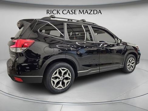 Used 2020 Subaru Forester Premium image 7