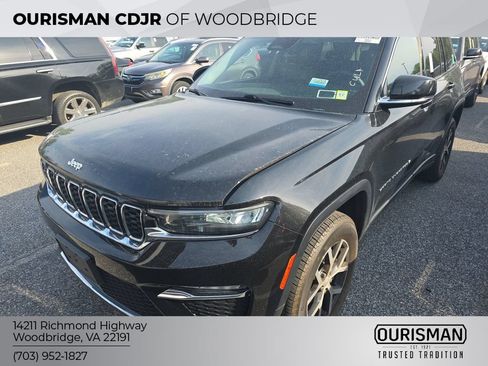 Used 2023 Jeep Grand Cherokee Limited AWD/4WD image 1