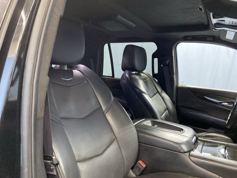 Used 2016 Cadillac Escalade Platinum image 46