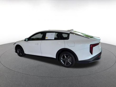 Used 2025 Kia K4 FWD image 9