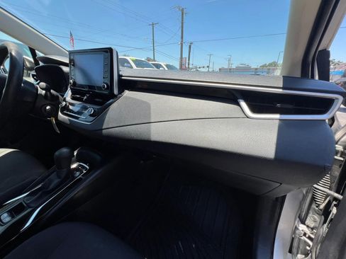 Used 2020 Toyota Corolla LE FWD image 10