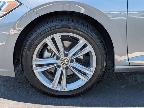 Used 2024 Volkswagen Jetta SE FWD image 10