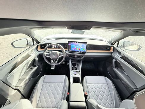 Used 2026 Volkswagen Tiguan SEL R-Line image 26