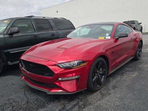 Used 2022 Ford Mustang GT Premium w/ Black Accent Package RWD image 11