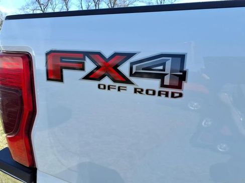 Used 2022 Ford F250 XLT w/ XLT Premium Package AWD/4WD image 11