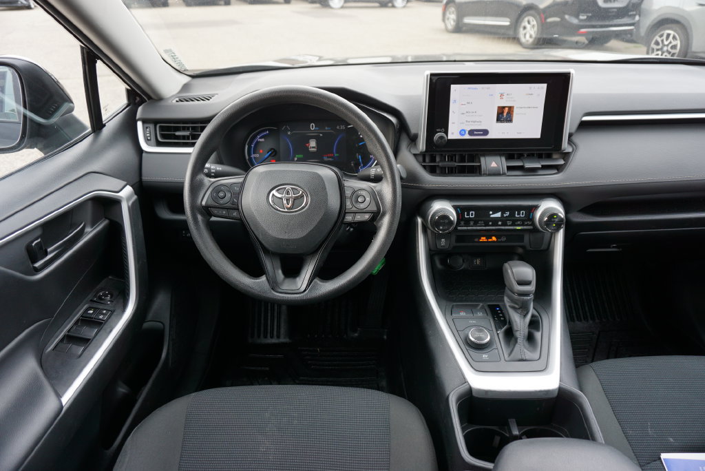 Used 2023 Toyota RAV4 LE AWD/4WD image 12