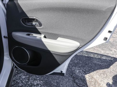 Used 2022 Honda HR-V EX image 32