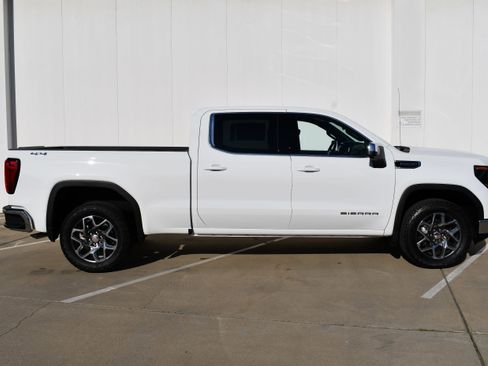 New 2026 GMC Sierra 1500 SLE w/ Preferred Package image 5