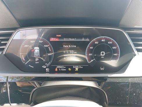 Used 2024 Audi Q8 e-tron Premium Plus w/ Premium Plus Package AWD/4WD image 9