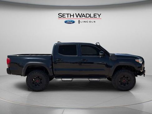 Used 2019 Toyota Tacoma TRD Pro AWD/4WD image 8
