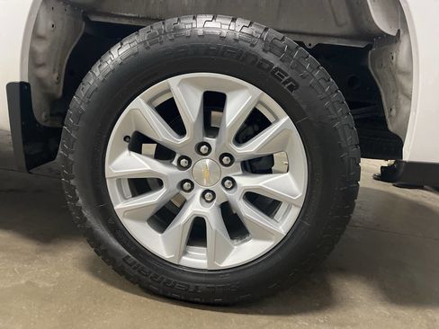 Used 2021 Chevrolet Silverado 1500 Custom w/ LPO, Dark Essentials Package image 9