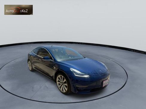 Used 2018 Tesla Model 3 Long Range RWD image 1
