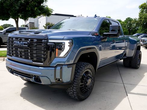 Used 2025 GMC Sierra 3500 Denali w/ Technology Package AWD/4WD image 6
