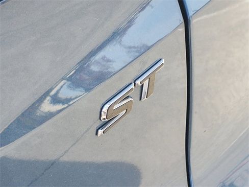 Used 2024 Buick Envista Sport Touring w/ Experience Buick Package image 12