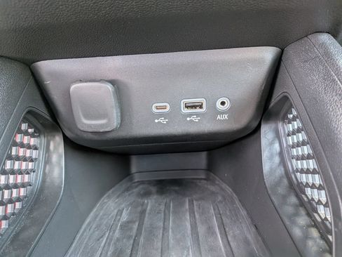 Used 2023 Chevrolet TrailBlazer RS w/ Sun and Liftgate Package AWD/4WD image 18