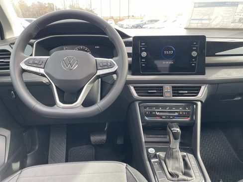 New 2026 Volkswagen Taos SE FWD image 14