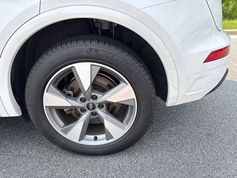 Used 2023 Audi Q5 2.0T Premium Plus w/ Premium Plus Package AWD/4WD image 7
