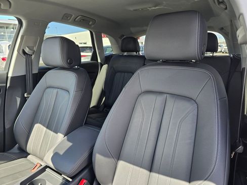 Used 2023 Audi Q5 2.0T Premium w/ Convenience Package image 23